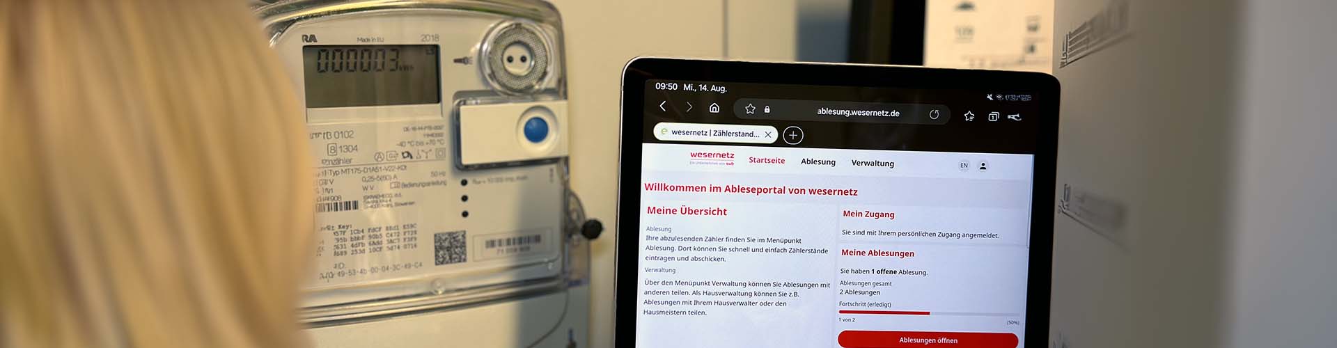 Zählerstand ablesen und mit Tablet melden.